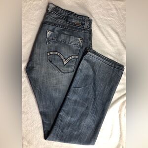 Vintage Silver Tab Levi’s Blue Denim Jeans with Embroidered stitching Size 33x32